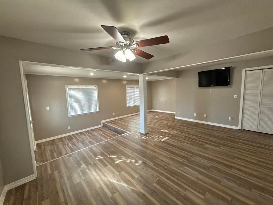 609 S Drake Street, Perryton, TX 79070-3438 - #2