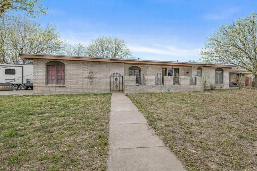 201 Fir Street, Hereford, TX 79045 - #2