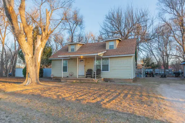 216 W 5th Street, Lefors, TX 79054