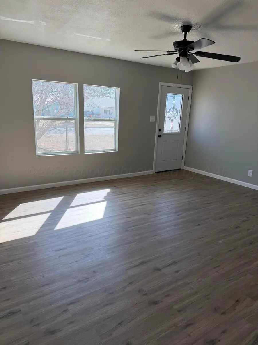 209 Elm Avenue, Dumas, TX 79029 - #2