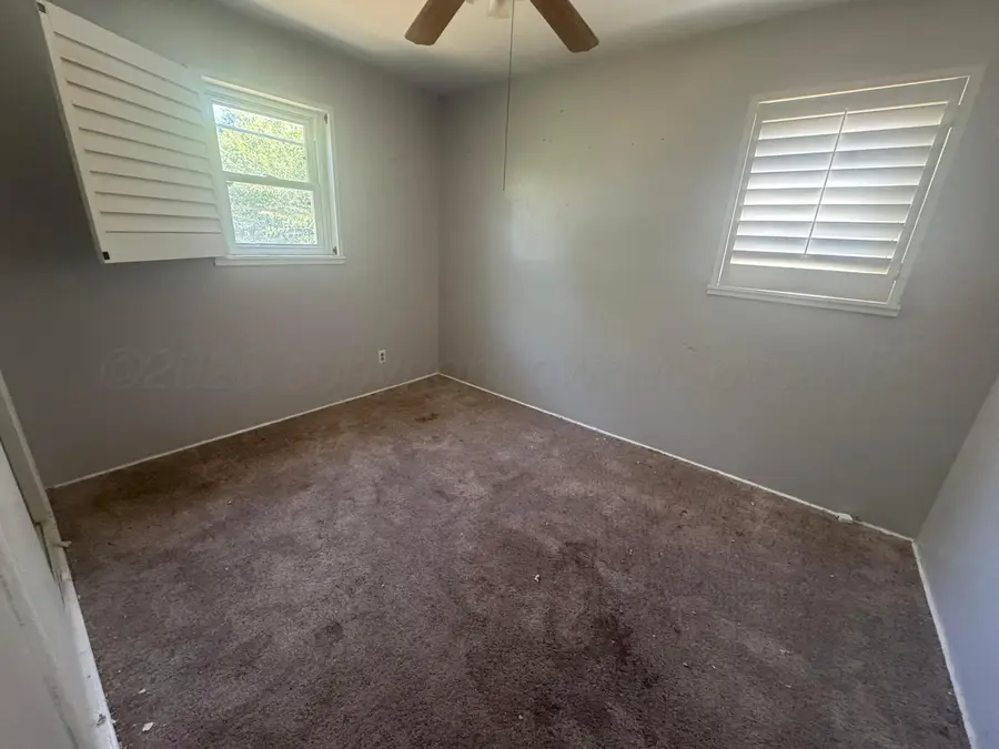 303 S Hazelwood Street, Spearman, TX 79081 - #2