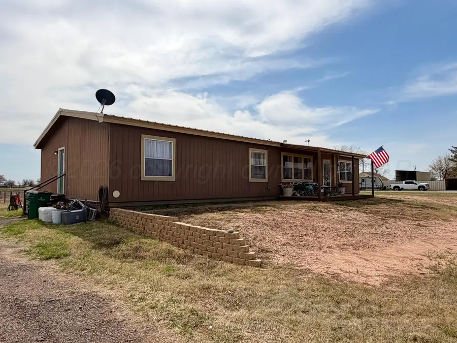 909 W 13th Street, Quanah, TX 79252 - #3
