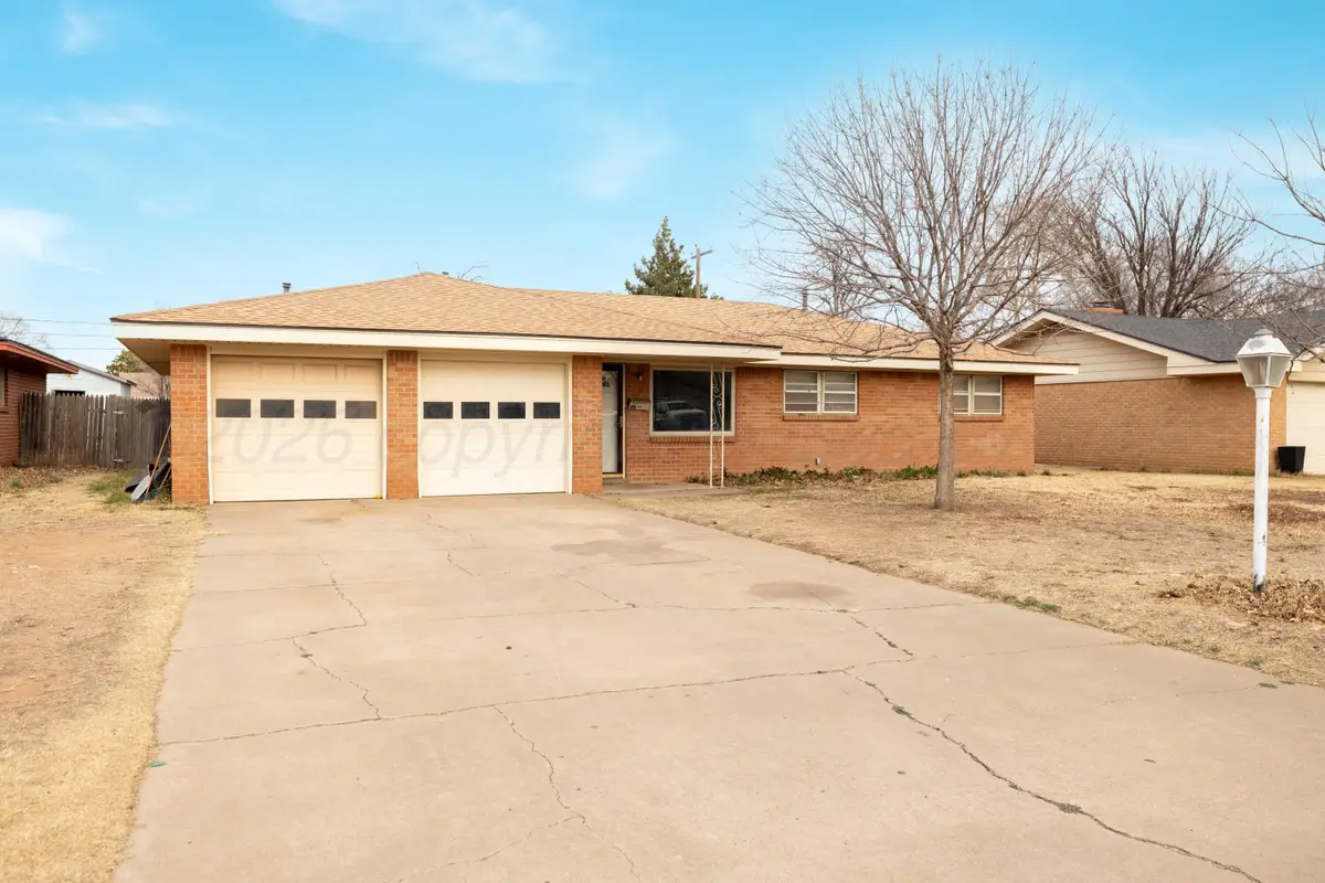 712 W Oak Street, Dimmitt, TX 79027 - Image #1