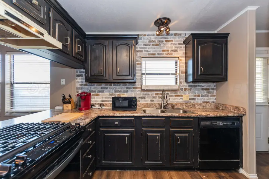 935 Sierra Drive, Pampa, TX 79065-2721 - #3