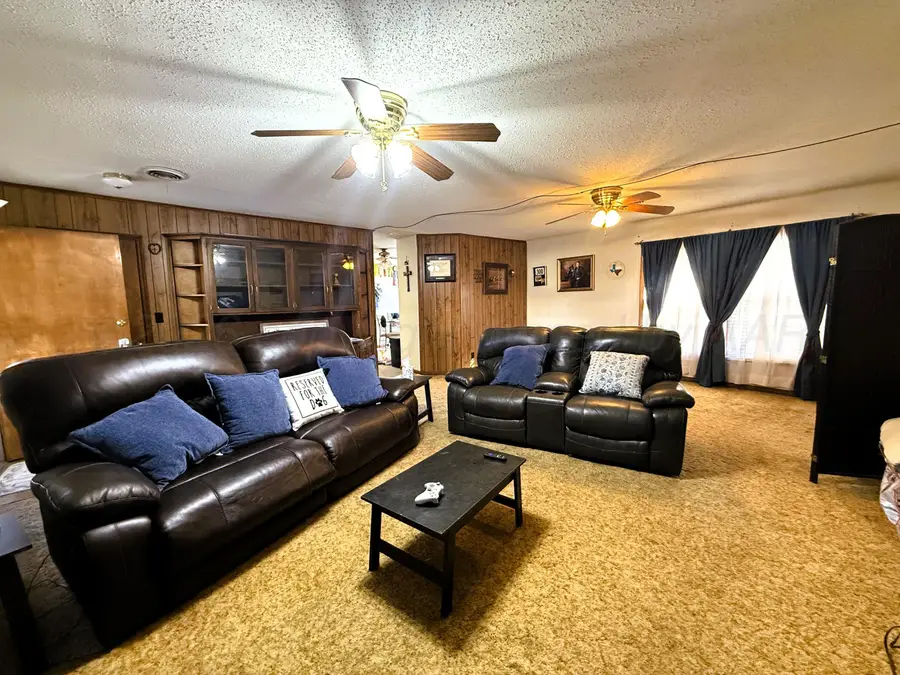 520 N Pearl Street, Stratford, TX 79084 - #3