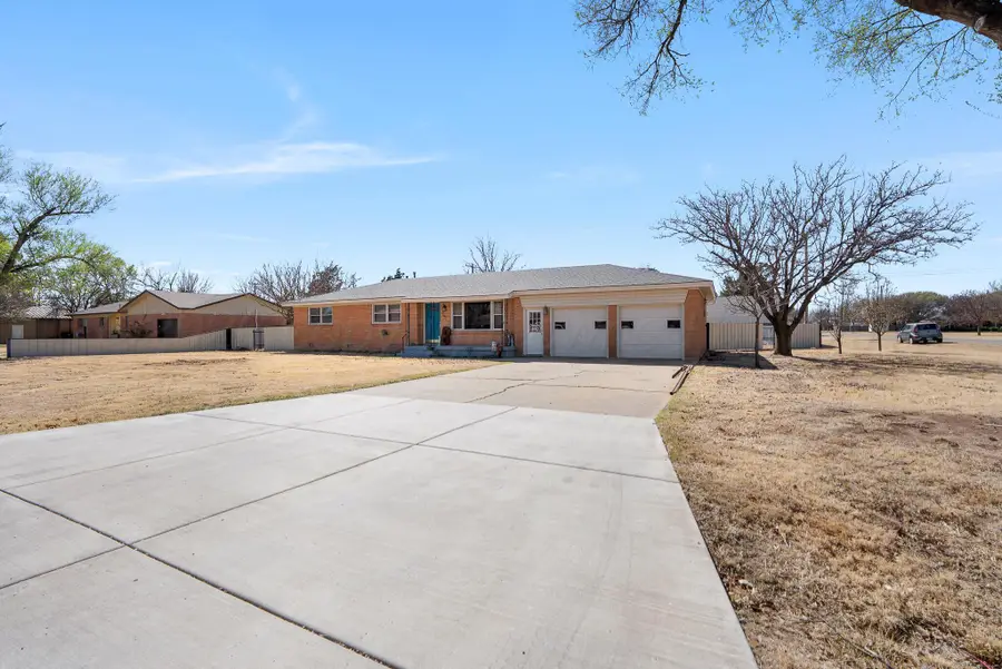 200 Western Street, Claude, TX 79019 - #3