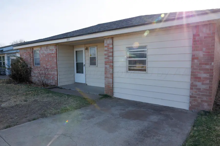 305 Spruce Avenue, Dumas, TX 79029-2817 - #2