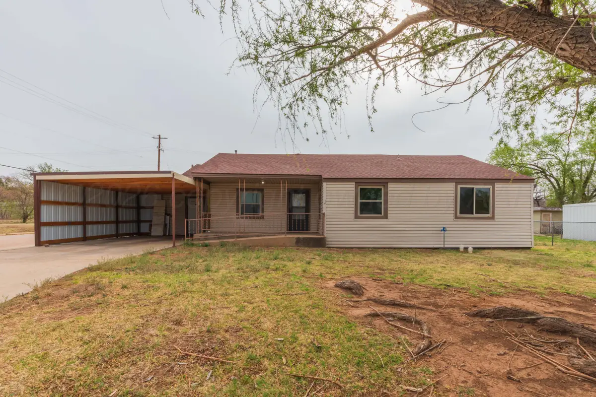 200 S Wall Street, Shamrock, TX 79079 - #1
