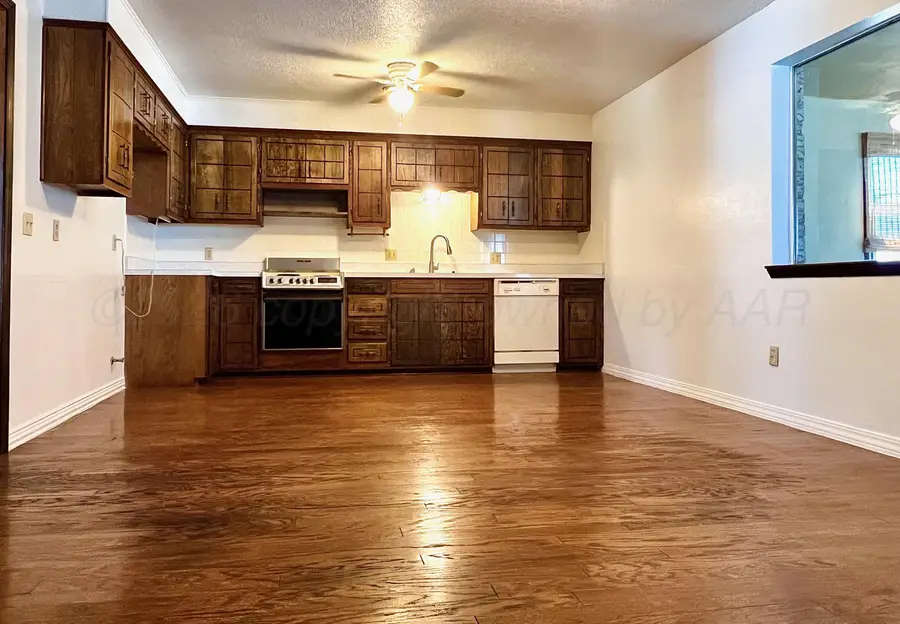 307 Cedar Avenue, Dumas, TX 79029-2801 - #2