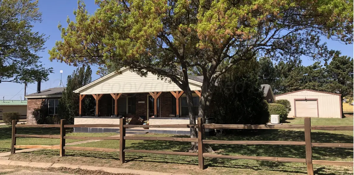 203 N Pine Street, McLean, TX 79057 - #1