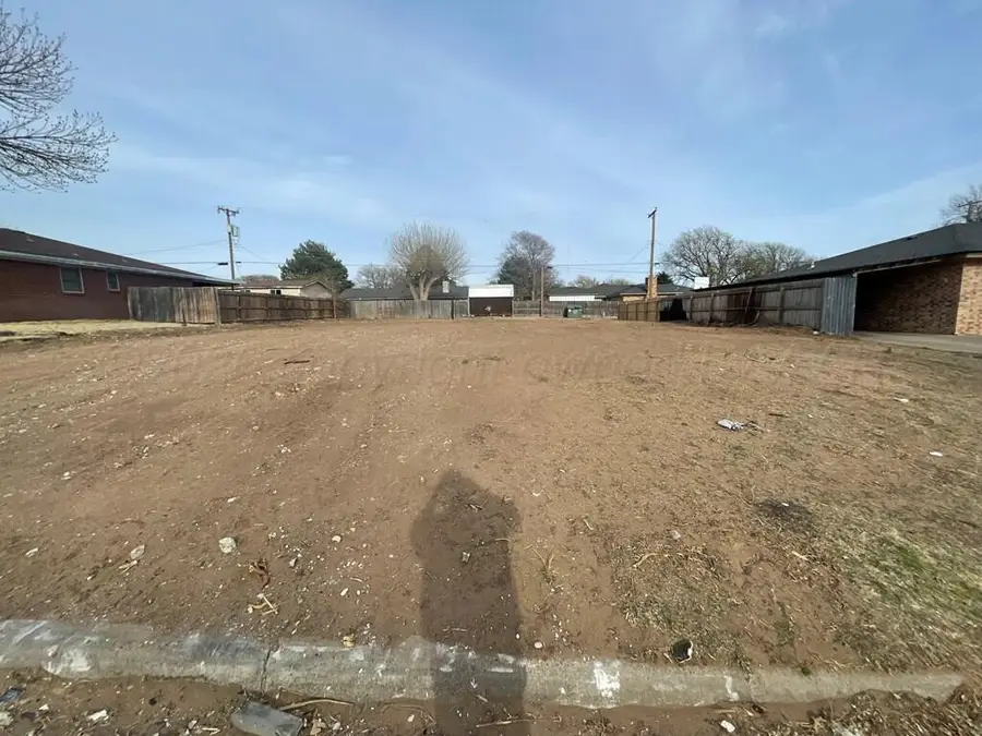 1823 Chestnut Avenue, Dalhart, TX 79022 - #3