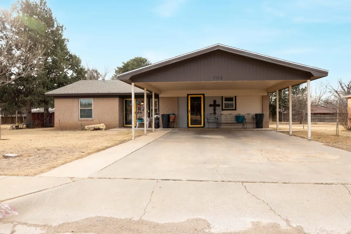 703 W Stinson Street, Dimmitt, TX 79027 - Image #1