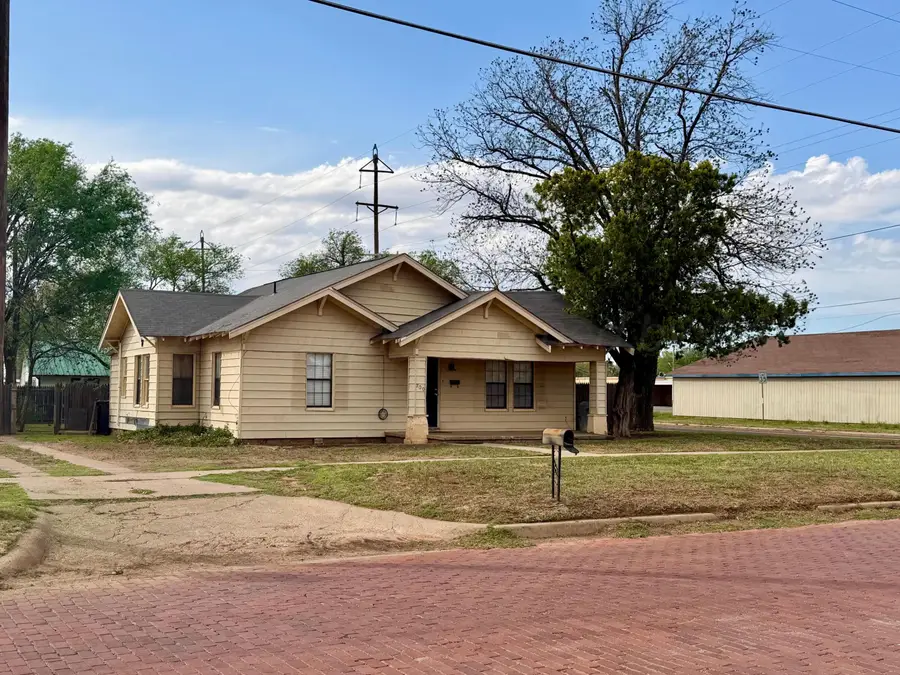 200 S Main Street, Childress, TX 79201 - #3