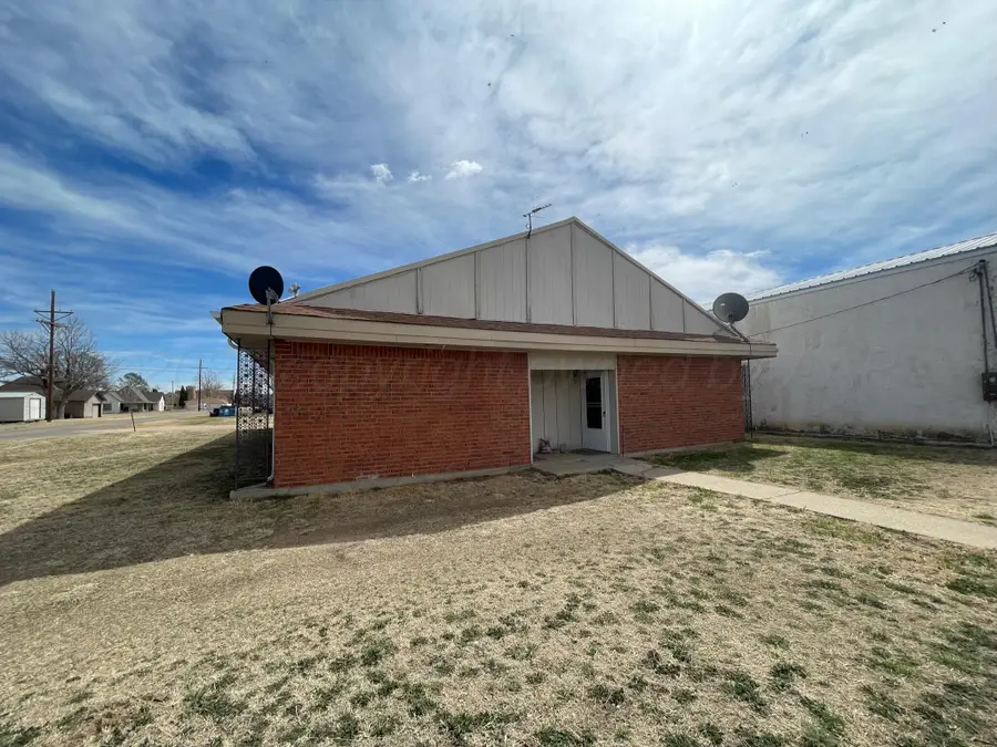 110 Broadway Avenue, Groom, TX 79039-1811 - #2