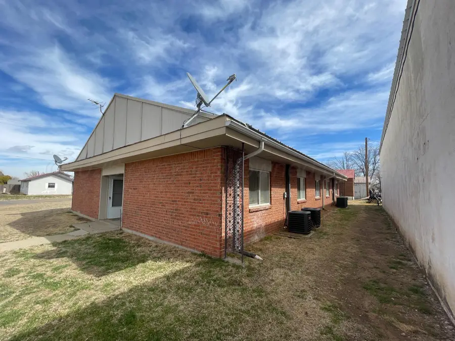 110 Broadway Avenue, Groom, TX 79039-1811 - #3