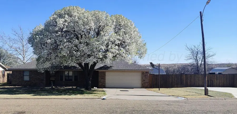 107 Pinehurst Street, Borger, TX 79007 - #2