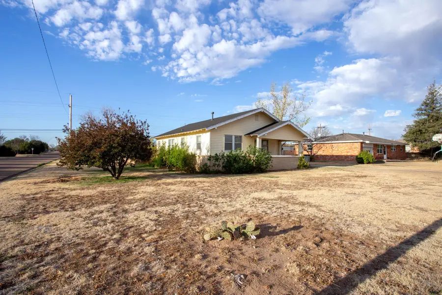 406 7th Avenue, Canyon, TX 79015 - #3