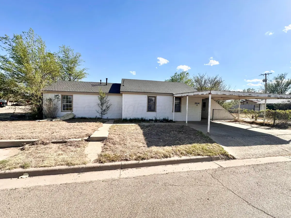 300 Avenue N, Sunray, TX 79086-1511 - #1