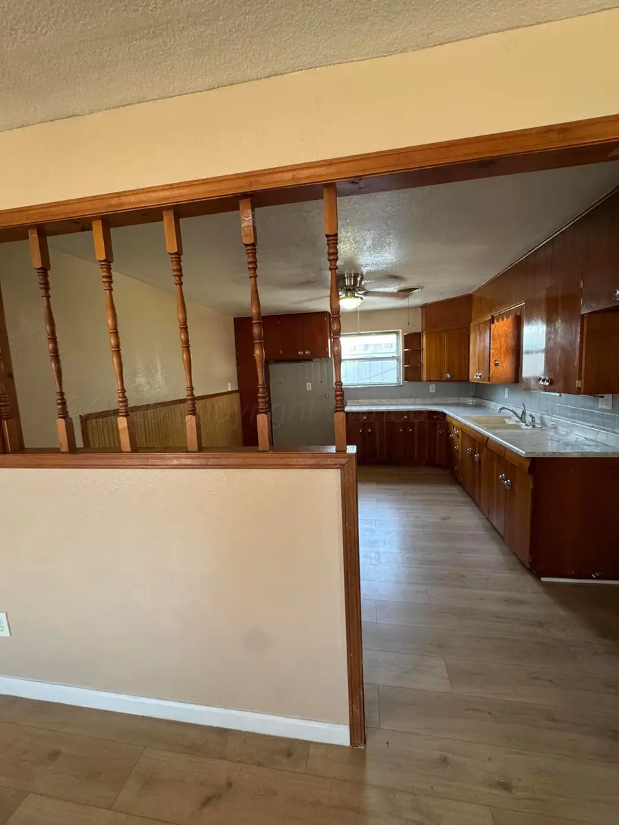 300 Avenue N, Sunray, TX 79086-1511 - #3