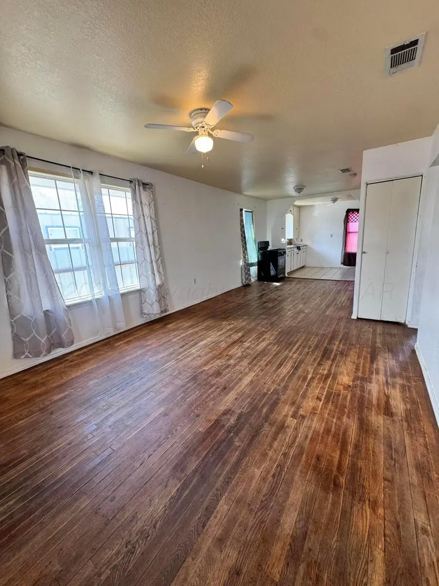 307 Avenue E, Hereford, TX 79045 - #3