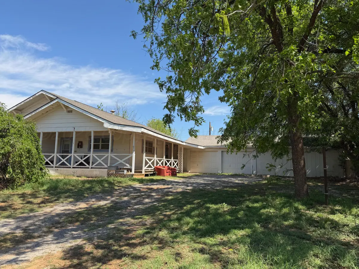 507 Ave B Se, Childress, TX 79201 - #1