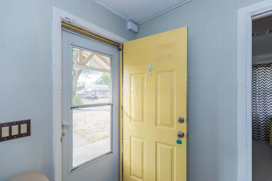 206 W 4th, Panhandle, TX 79068-1769 - #3
