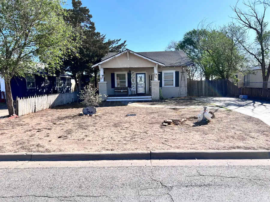 202 Lawton Avenue, Hereford, TX 79045 - #2