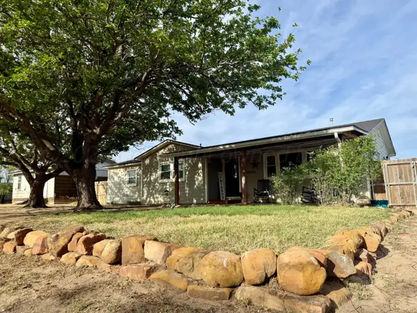 106 Morse Avenue, Stinnett, TX 79083