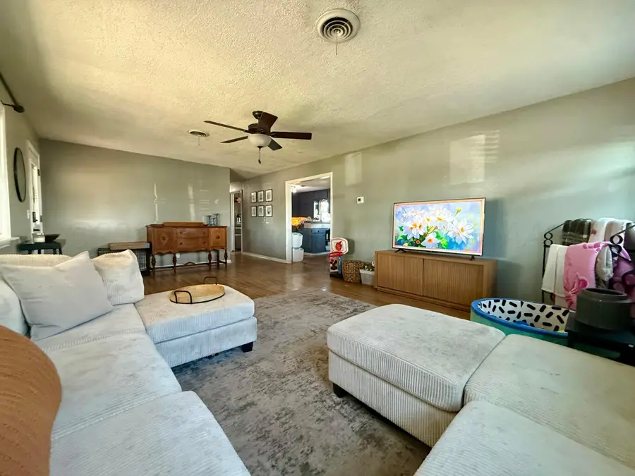 106 Morse Avenue, Stinnett, TX 79083 - #3