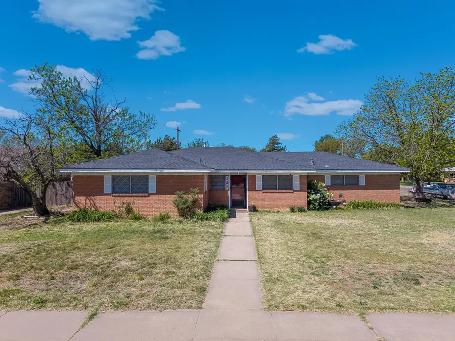 127 Bailey Avenue, Dumas, TX 79029-3513 - #2