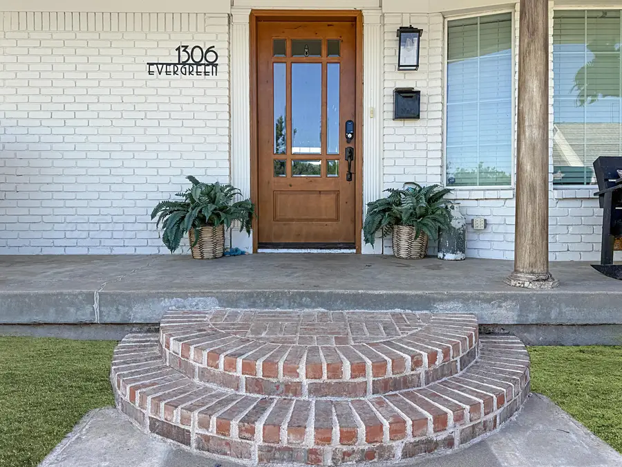 1306 Evergreen Street, Borger, TX 79007 - #2