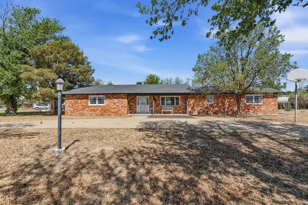 700 W Cleveland Street, Dimmitt, TX 79027