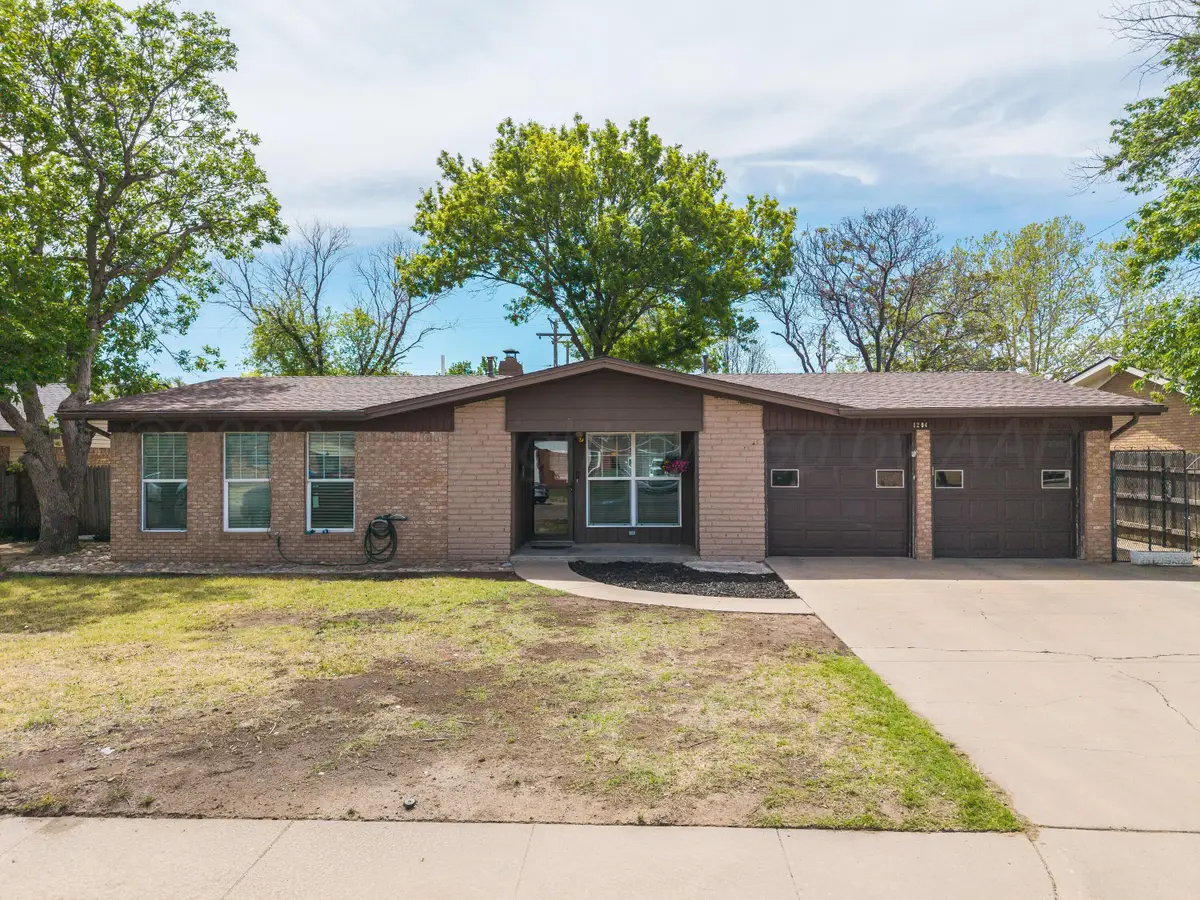 1204 NE 4th Street, Dumas, TX 79029-3404 - #1