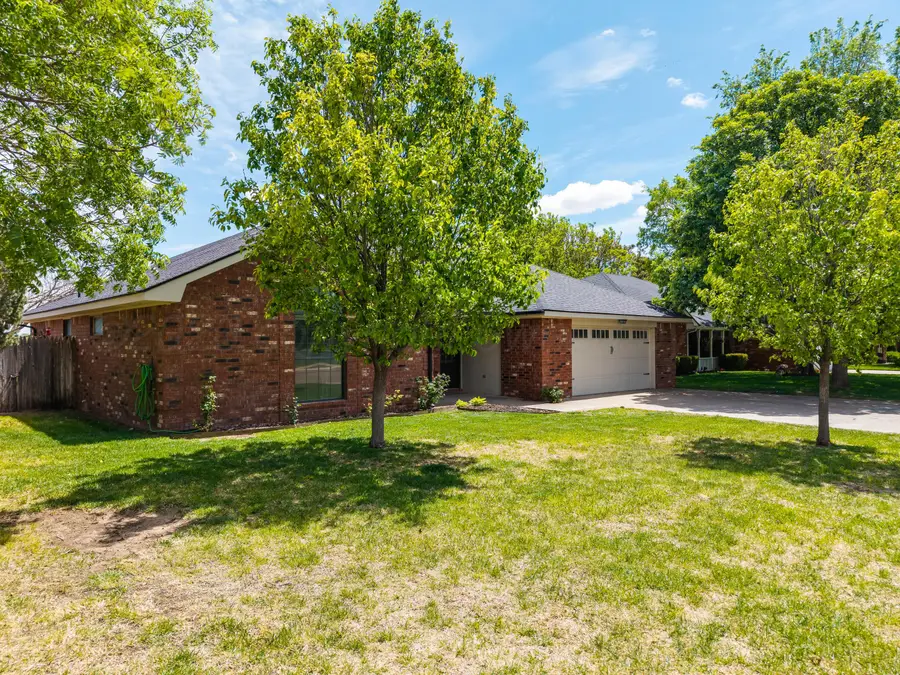 506 Floyd Avenue, Dumas, TX 79029-3136 - #2