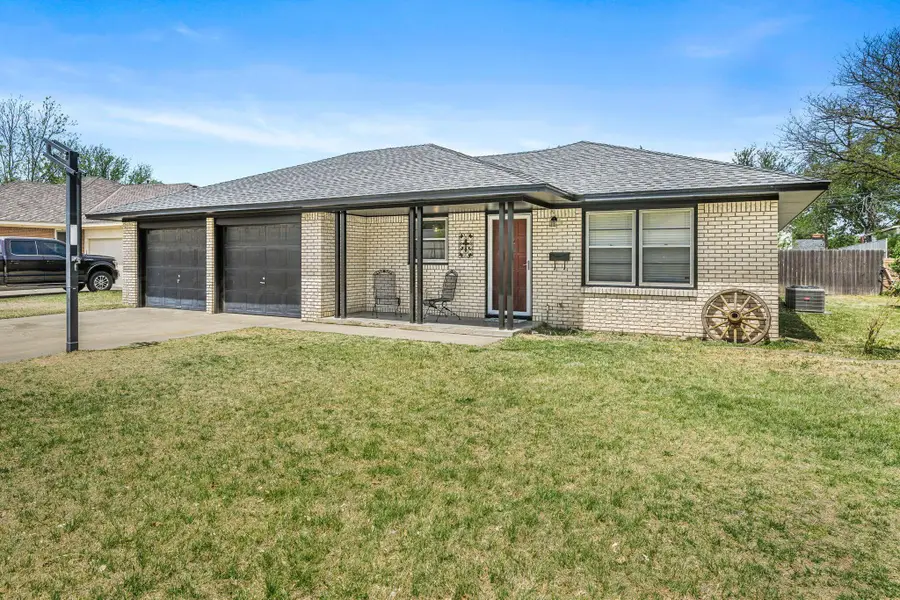 2513 10th Avenue, Canyon, TX 79015-5403 - #2