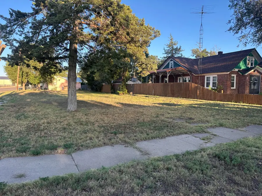 901 Oak Avenue, Dalhart, TX 79022 - #2