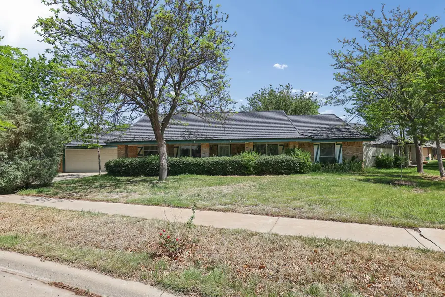 6112 Ridgewood Drive, Amarillo, TX 79109 - #2