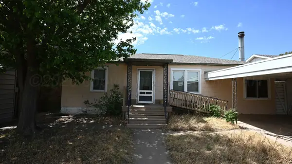 210 S Mackenzie Avenue, Stinnett, TX 79083