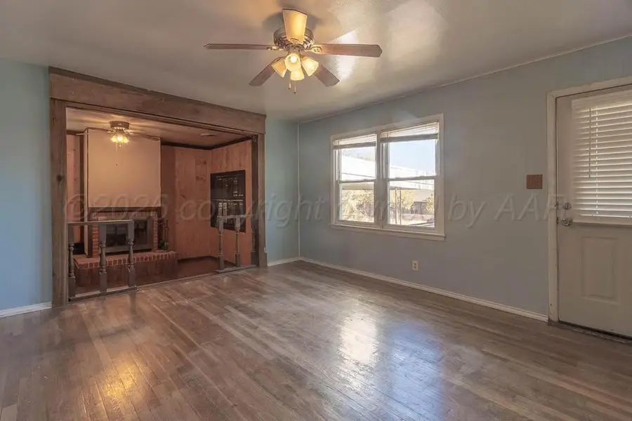 210 S Mackenzie Avenue, Stinnett, TX 79083 - #3