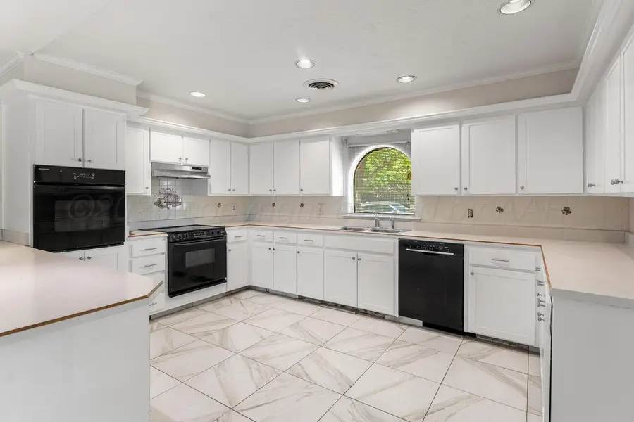 7501 Dreyfuss Drive, Amarillo, TX 79121-1413 - #2