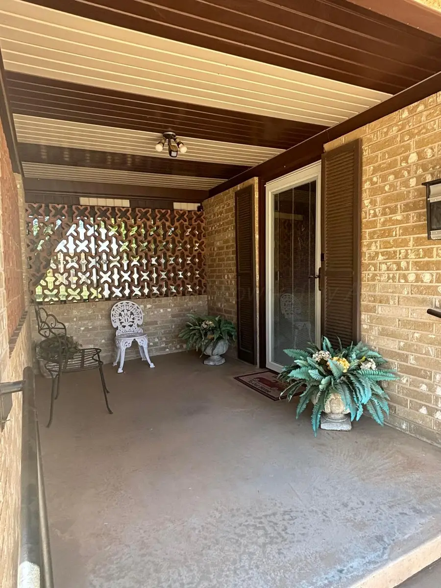 404 Avenue D Nw, Childress, TX 79201 - #3