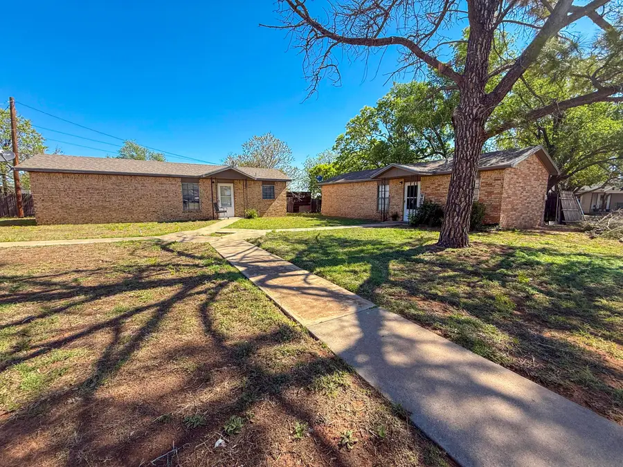 805 Avenue J, Childress, TX 79201 - #3