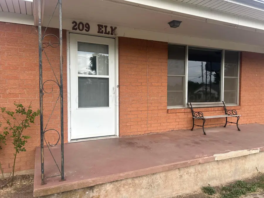 209 N Elm Street, Higgins, TX 79046 - #3