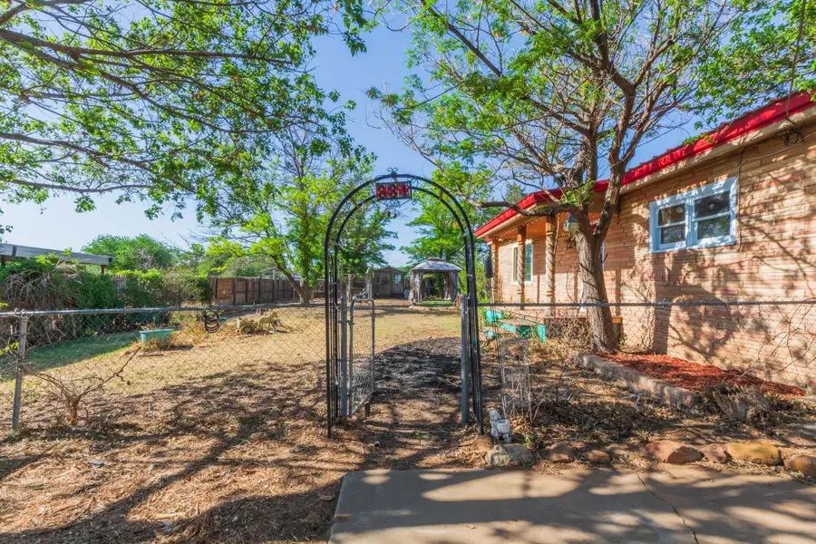 331 W Studebaker Avenue, Amarillo, TX 79108-5128 - #2