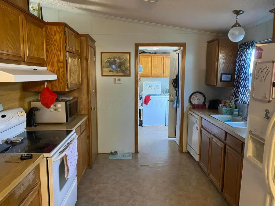 312 Goddard Avenue, Panhandle, TX 79068-1860 - #2