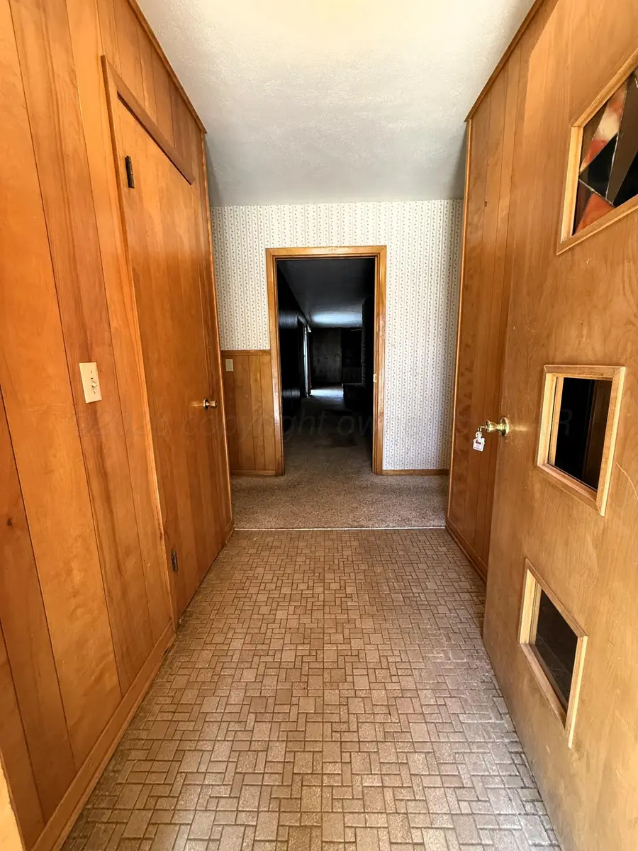 613 S Pearl Street, Stratford, TX 79084 - #3