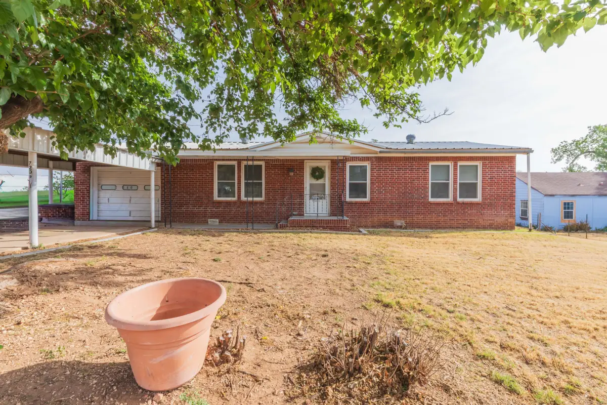 720 W 4th Street, Clarendon, TX 79226 - #1
