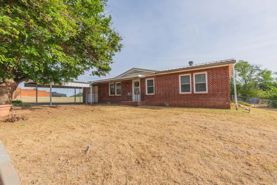 720 W 4th Street, Clarendon, TX 79226 - #2