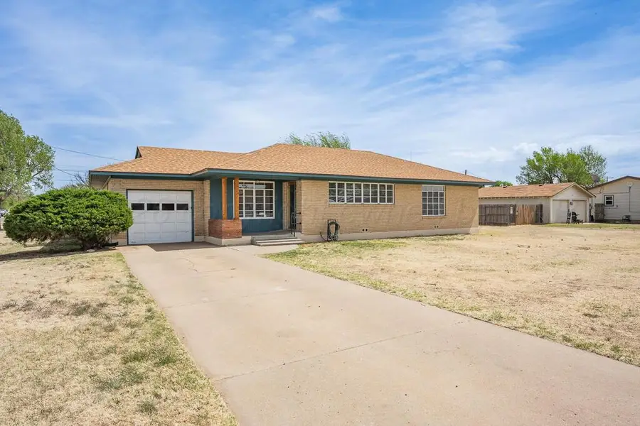 810 Charles, Panhandle, TX 79068-1190 - #2