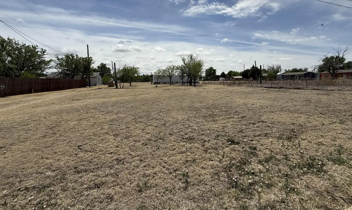 911 S Finley Street, Pampa, TX 79065 - #1
